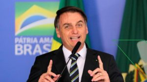 Presidente Bolsonaro reduz tributação de diesel e gás de cozinha