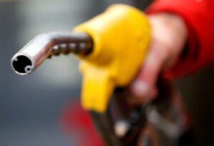 Valor fixo de ICMS pode elevar preço de combustíveis, mostra economista