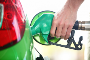 Volta da taxa sobre importação de etanol beneficia indústria local, mas pode ter impactos, diz analista